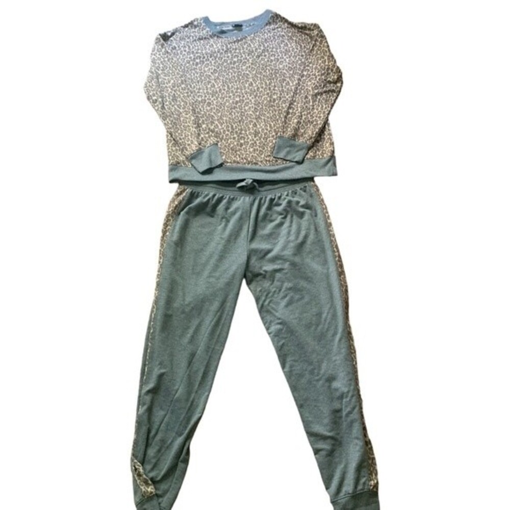 Splendid 2 piece Gray Cheetah Print Pajama Set Size M Women